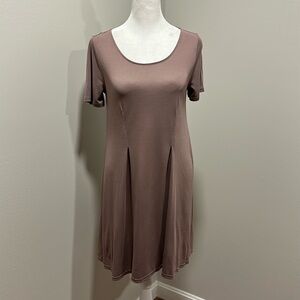 Silence + Noise mauve pleated t-shirt dress